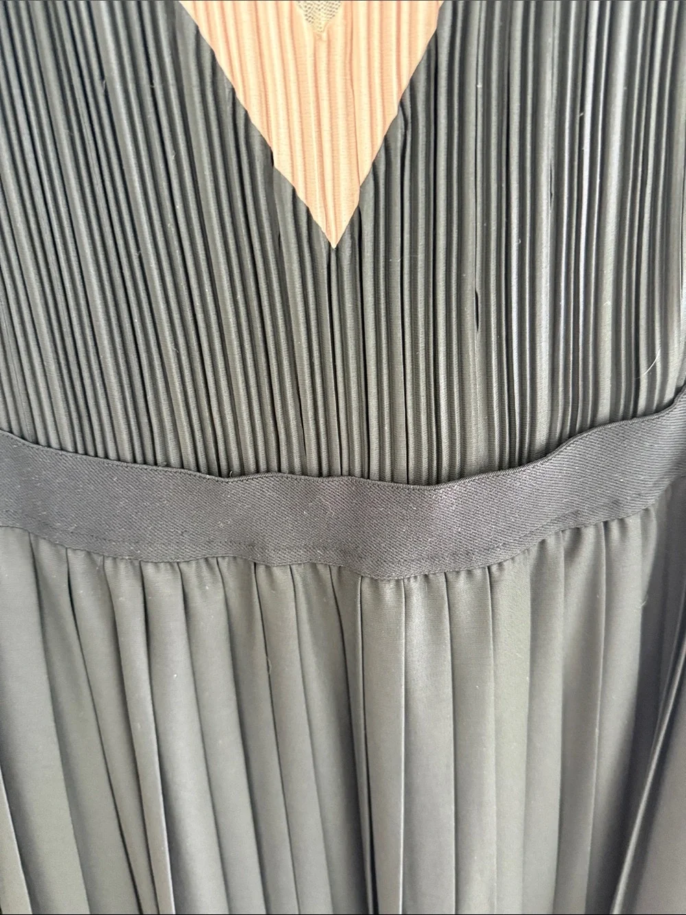 BCBG Max Azria - Picture 4 of 13